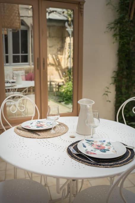 Appartement Avec Son Patio Dans Centre Historique De Bourg Eksteriør bilde