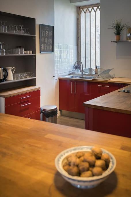 Appartement Avec Son Patio Dans Centre Historique De Bourg Eksteriør bilde